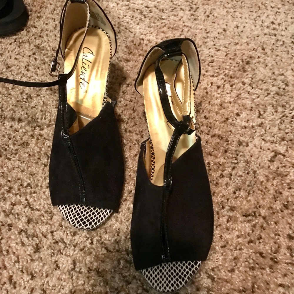 Heels - Picture 2 of 3
